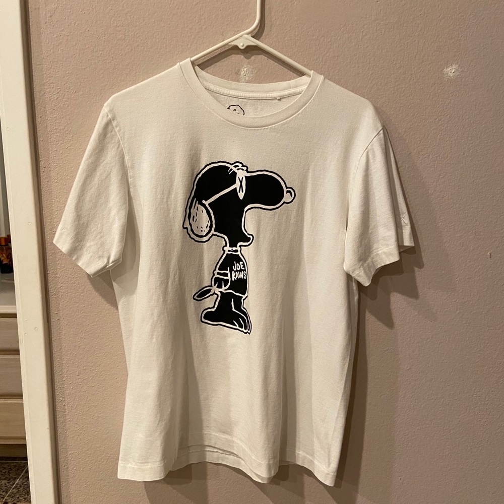Uniqlo x kaws tee